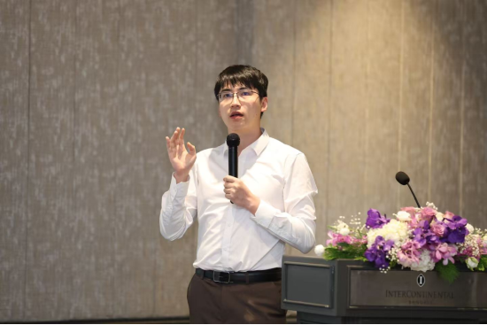 AI出海，“E”马当先！华宝基金携手合作伙伴在泰国协办中国AI投资研讨会