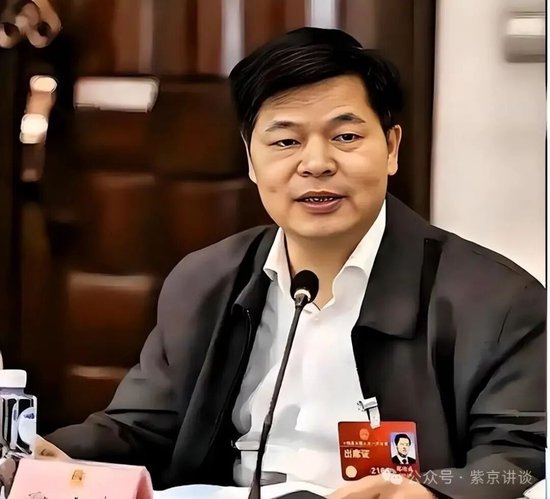 郑功成：养老金制度优化应当“提低抑高”